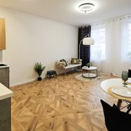 3 pokoje z balkonem w pięknej kamienicy