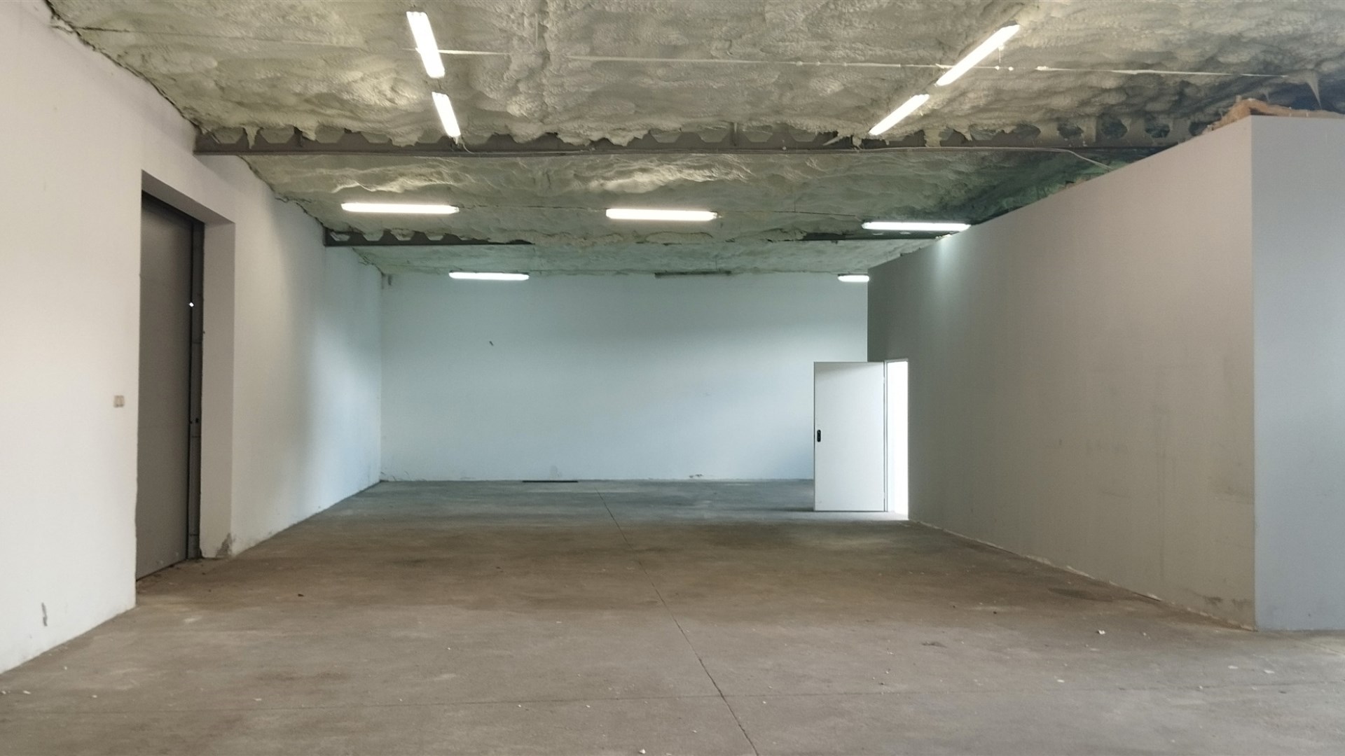 Hala-warsztat 280 m2.
