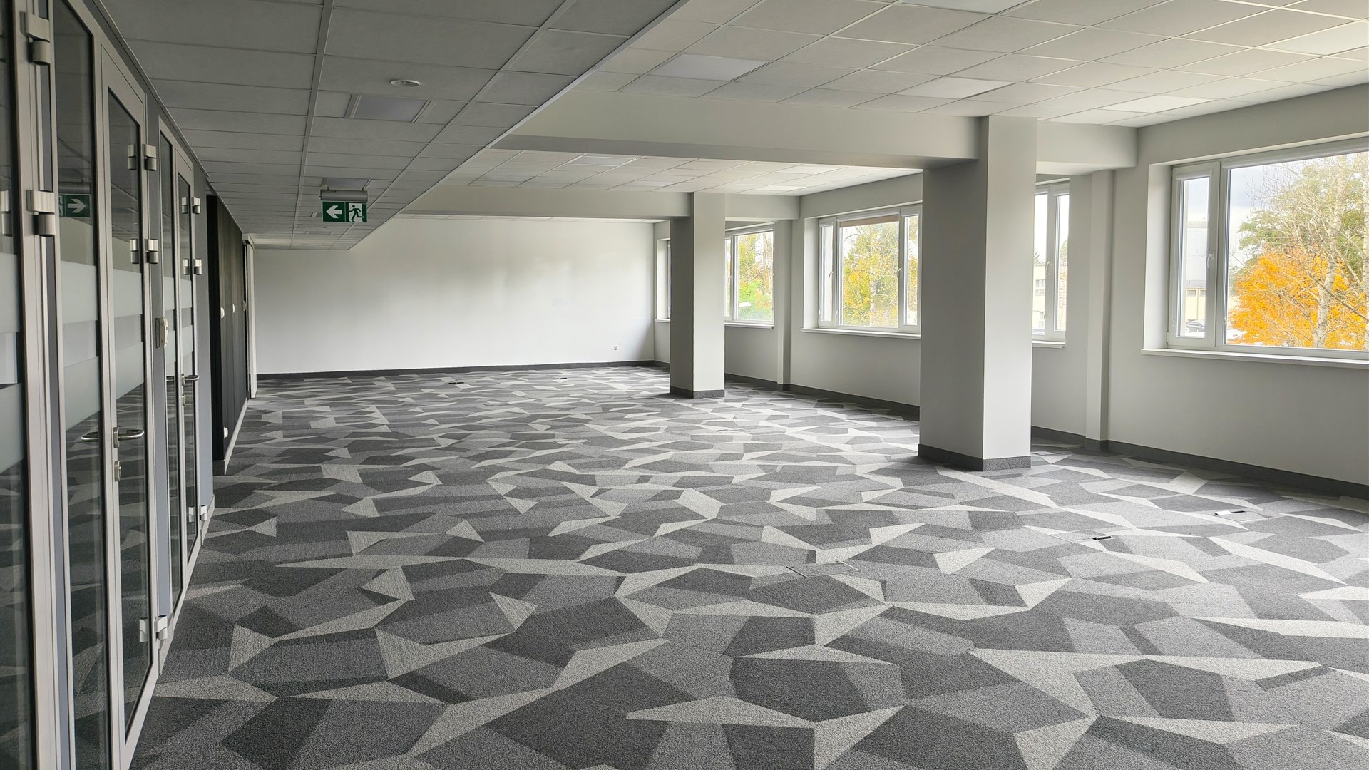 Biura 652 m2, dobry standard.