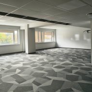 Biura 652 m2, dobry standard.