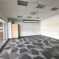 Biura 652 m2, dobry standard.