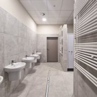 Do wynajęcia hala i budynek biurowy.