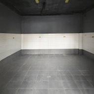 Hala ogrzewana z biurami 367 m2.