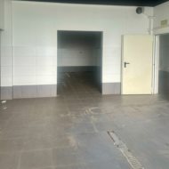 Hala ogrzewana z biurami 367 m2.