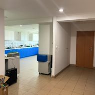 Hala ogrzewana z biurami 367 m2.