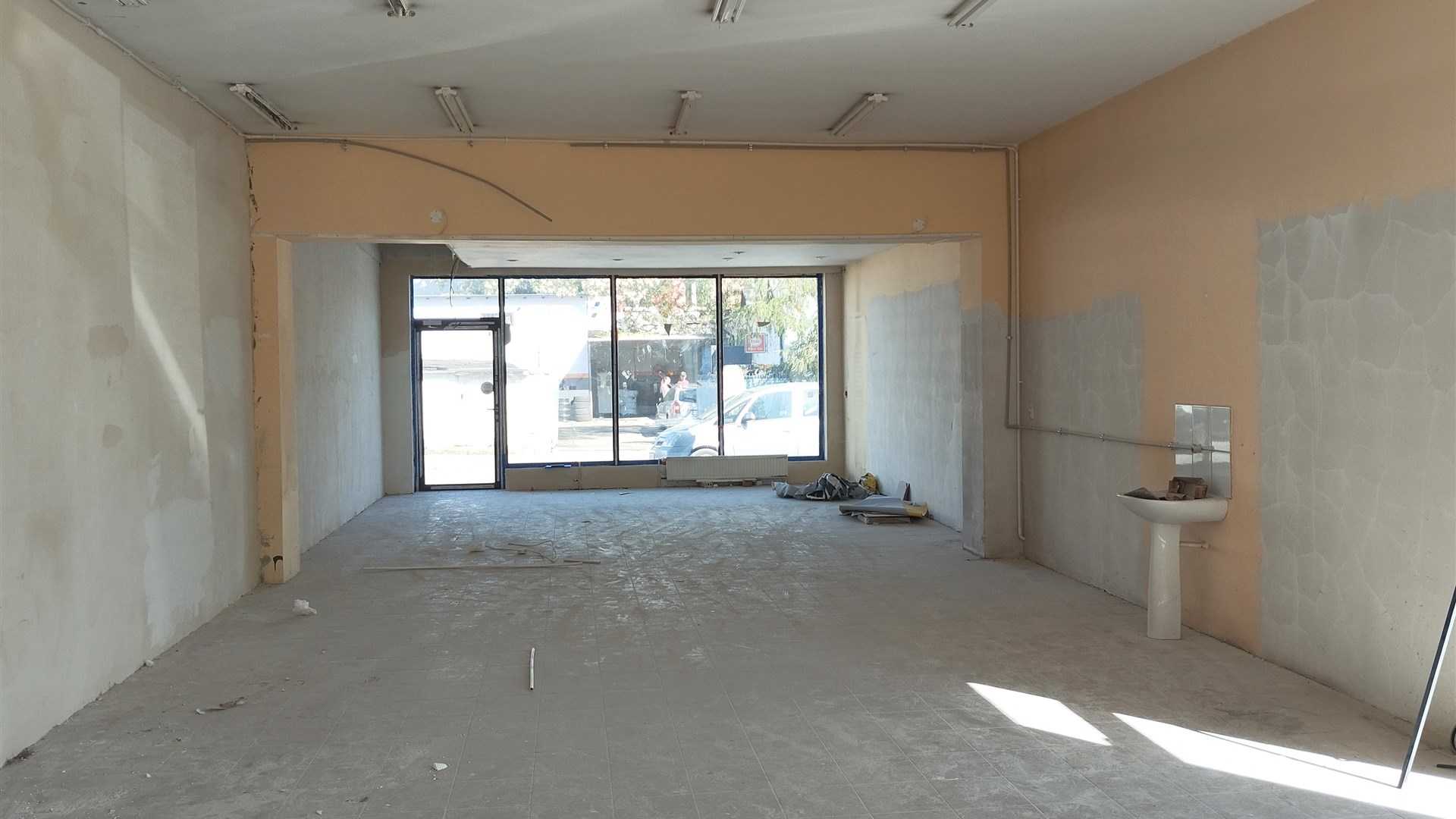 Lokal handlowo-usługowy 68 m2, parter