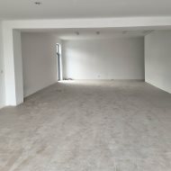 Lokal handlowo-usługowy pow. 90 m2, parter