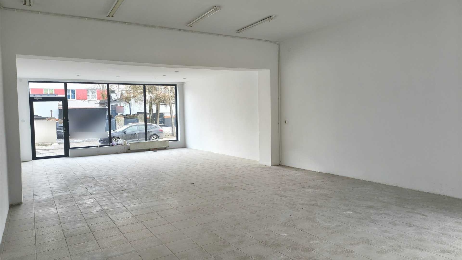 Lokal handlowo-usługowy pow. 90 m2, parter