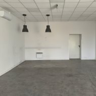 Lokal handlowo-usługowy, pow. 140 m2