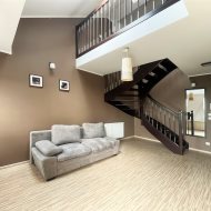 Stylowe, przestronne mieszkanie dwupoziomowe 
