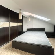 Stylowe, przestronne mieszkanie dwupoziomowe 