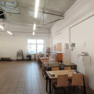 Lokal 300 m2, duże natężenie ruchu.