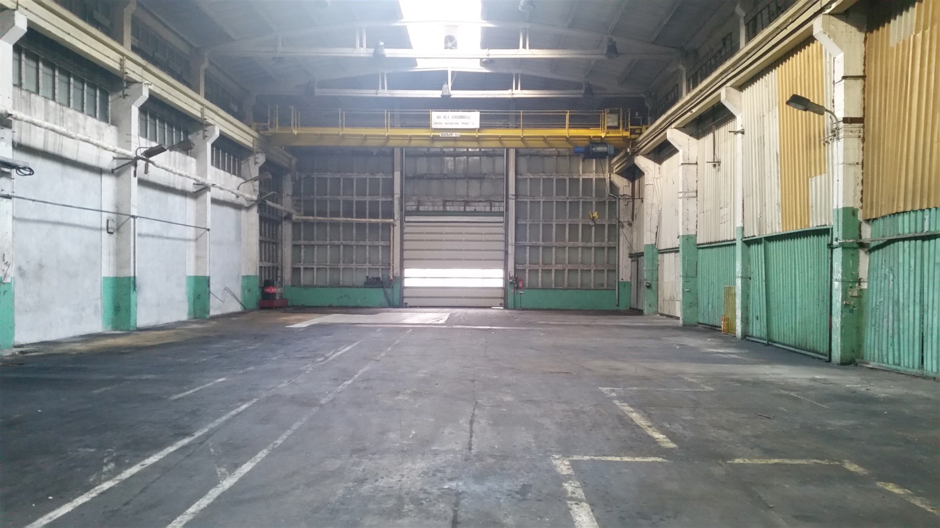 Hala 1050 m2, suwnice, biura .