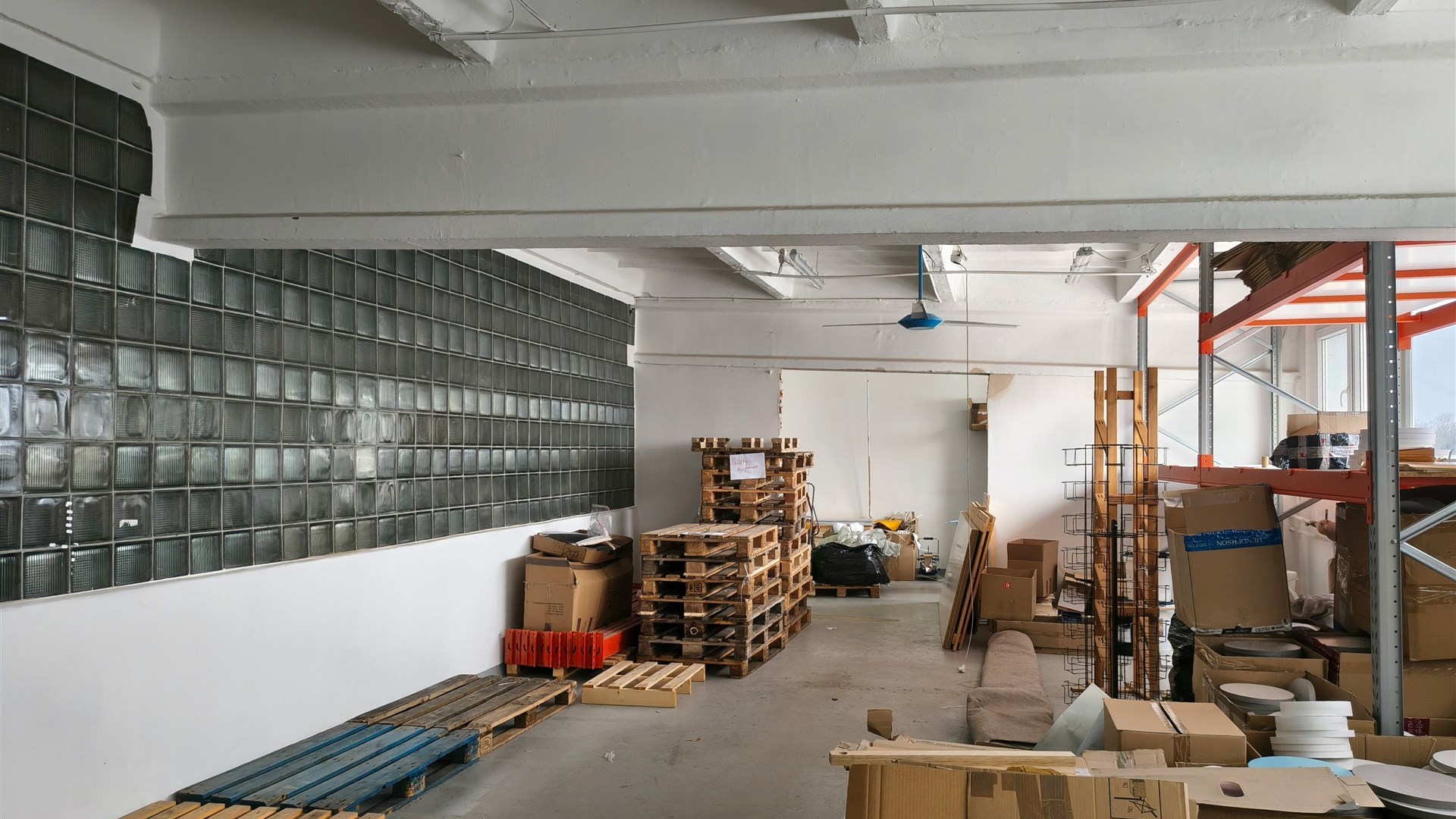 Magazyn 100 m2, ogrzewany.