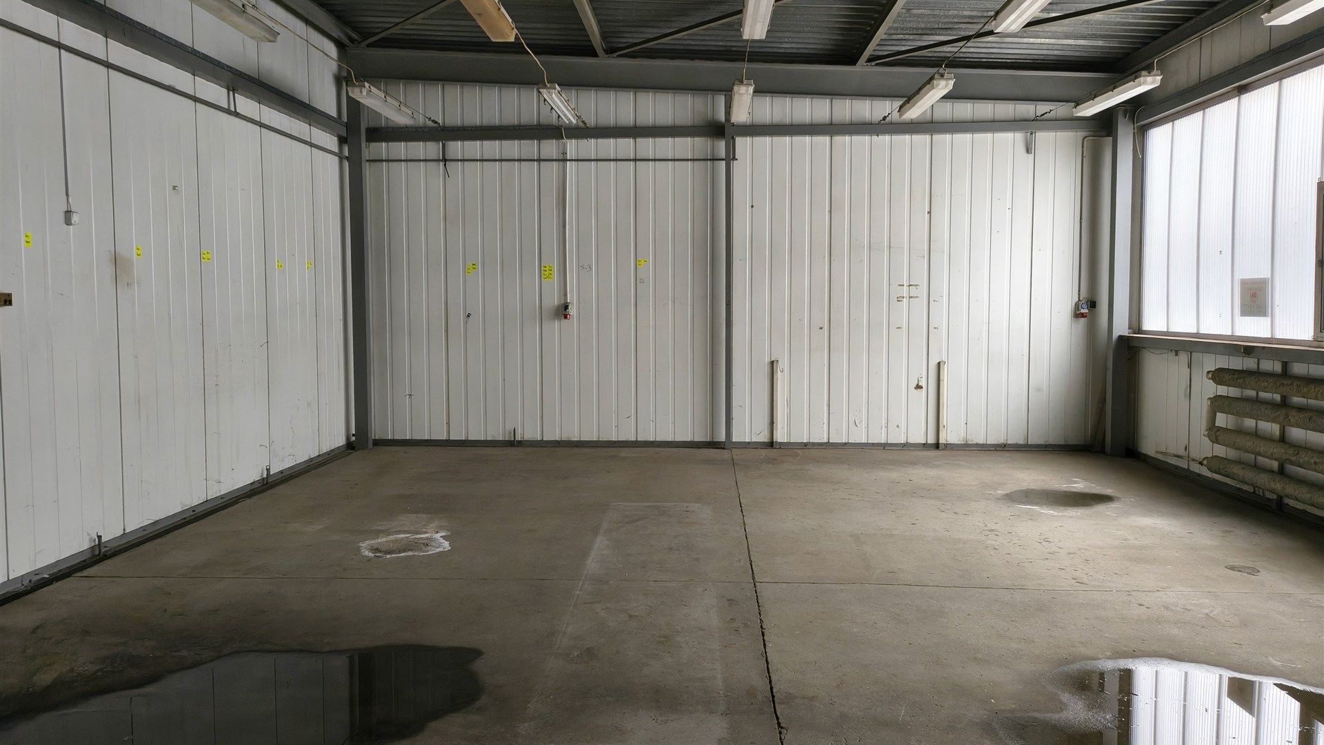 Hala ogrzzewana 150 m2.