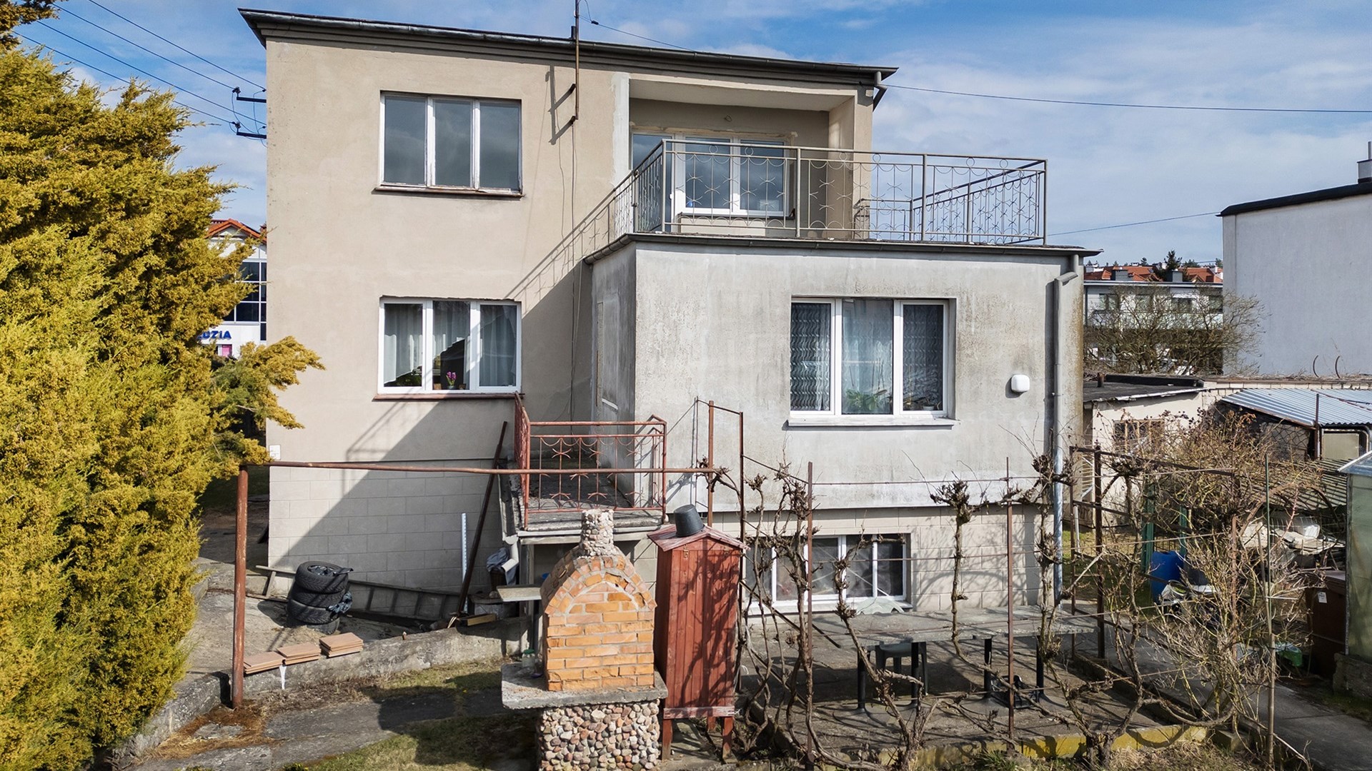 Duży dom w centrum Osowej Góry