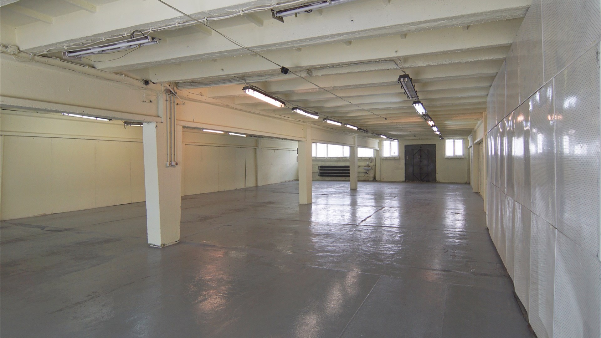 Hala magazynowa, ogrzewana  103 m2.