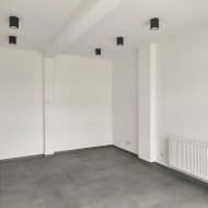 Lokal usługowy, główna ulica.