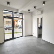 Lokal usługowy, główna ulica.