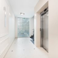 Dwupoziomowe mieszkanie z 30-metrowym tarasem