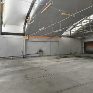 Hala  300 m2, ogrzewana.
